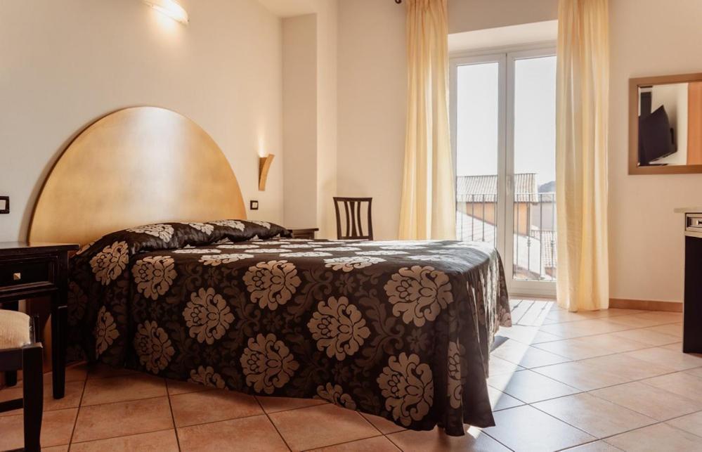 מנצ'יאנו Hotel Rossi מראה חיצוני תמונה