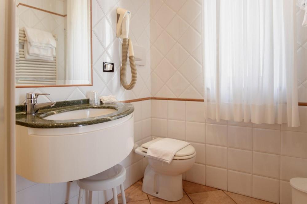 מנצ'יאנו Hotel Rossi מראה חיצוני תמונה