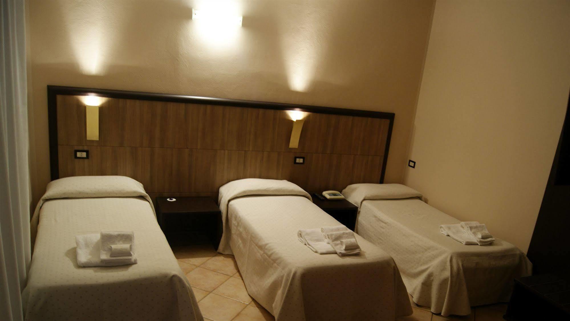 מנצ'יאנו Hotel Rossi מראה חיצוני תמונה
